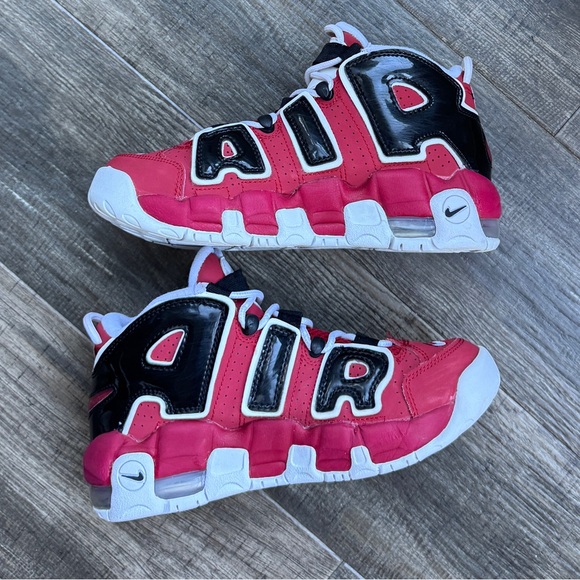 Nike AIR more uptempo Big Kid Youth Red And Black Shoes Size 4.5 Y - Picture 2 of 6